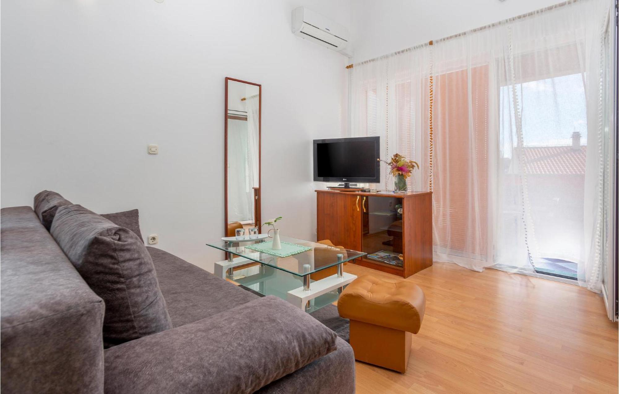 Beautiful Apartment In Krk With Kitchen Krk Town Exterior foto